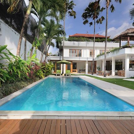 Villa Wania Kuta  Exterior photo