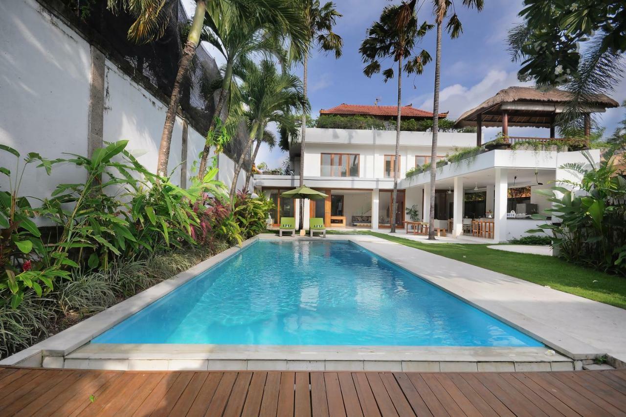 Villa Wania Kuta  Exterior photo